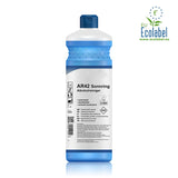 Alkoholreiniger Konzentrat mit Ecolabel (pH 7–8.5) in einer 1-Liter-Flasche. Umweltfreundlicher Reiniger für die streifenfreie und schnelltrocknende Reinigung von Glas, Edelstahl, Kunststoff und weiteren wasserbeständigen Oberflächen.